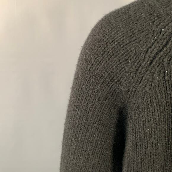 THE ROW Size L Black Cashmere Knit Raglan Sleeves Crew Neck Sweater - Picture 4 of 10
